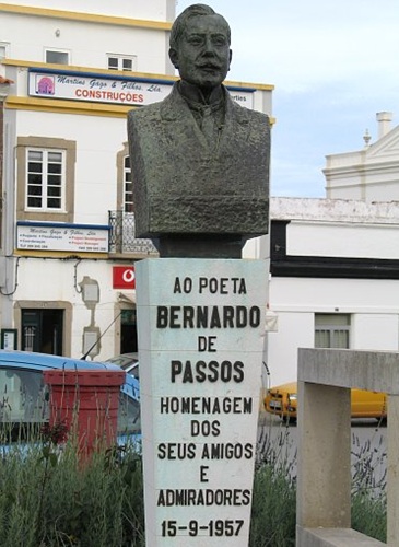File:BernardoDePassosEstatuaEmSBrasDeAlportel.jpg
