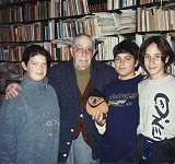 File:JM entrevistado em 1997 para o jornal escolar Quebra-Mar da escola JM por Sónia, Lourenço e Tiago.jpg